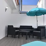 Casa Serena 아파트